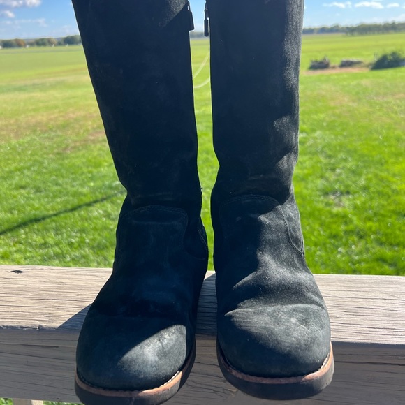 GUC Ugg Classic *full working zipper* Classic shearling boot - Picture 3 of 4